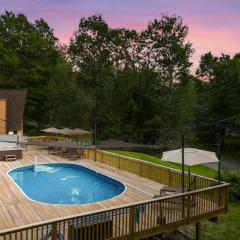 Pocodobe Private Pool Retreat in Poconos