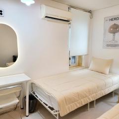 아워 게스트하우스 홍대,신촌