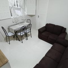 Quitinete para 2 pessoas na Rua Beco Natal