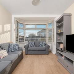 Driveway Spacious 3 Bedroom Home in Greenford