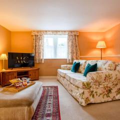 New Cross Keys House - Cosy 4-Bed Cottage in Kirk Yetholm