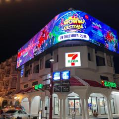 Queen On Street Guest House