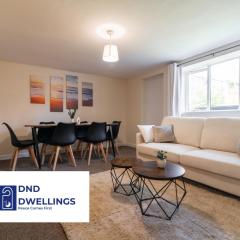 3 Bedroom Flat by Harbour & Centre with parking