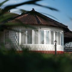 The Hundred House by Kisah Stays - Wayanad Colonial Estate Bungalow