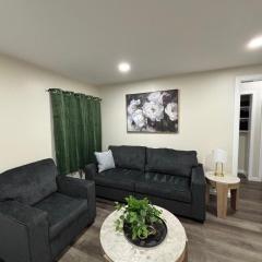 Cozy Home Near Dearborn