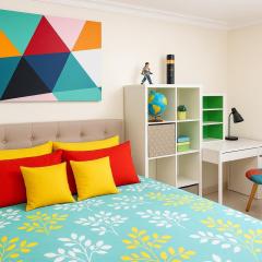 Splash of Vivid- Secluded Cheerful nest by Station