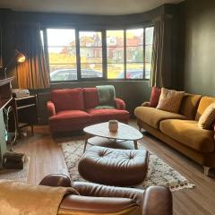 Chic Seaside Escape - Steps to Viking Bay & Town