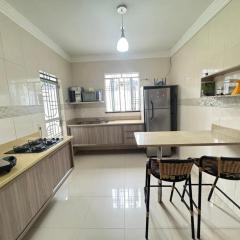 Casa espaçosa - 4 quartos - Caçari