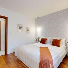 Modern Living Apartment With Garden and Parking