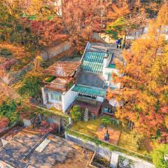 BS Urban Retreat Garden and Spa near Gyeongbokgung