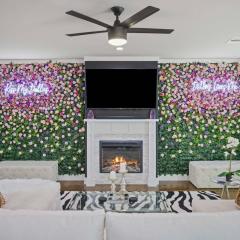 Queen's Landing Luxe New Glam Home in Dallas