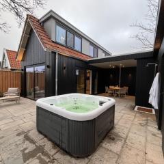 Nieuwe vakantiewoning met spa in Oostkapelle vlakbij strand en centrum