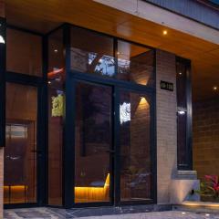 Rosa Negra's Cozy Stadio Haven