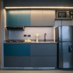 Cozy Getaway | Rosa Negra Stadio Suite