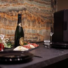 Suite Dark Luxe - Écran géant de cinéma et jacuzzi