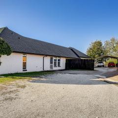 Granbury Studio - 10 Mins From Town and The Lake!