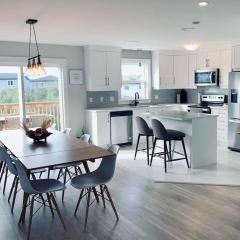 Luxury Home with Gym Sauna Patio and AC