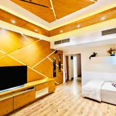 La Vista Home Stay with Parking