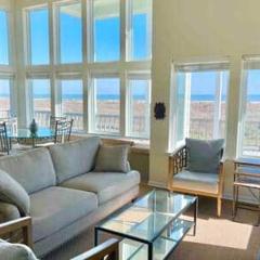 Breathtaking Beachfront Home - Matagorda