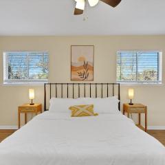 King Bed - Hot tub - Nintendo 64 - Fenced Backyard