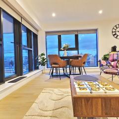 Luxury 2BR Penthouse-1, Private Terrace, City Center, Free Parking