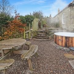 Two Hoots - North East Escapes