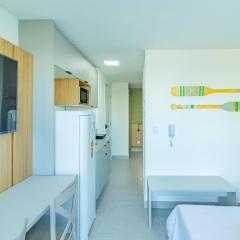 Ocean Blue #02 - Studio com piscina por Carpediem