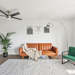 Modern 1BD in La Jolla Mountain City Views Free Parking