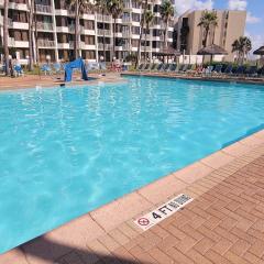 Sleeps 10 Direct Beach Heated Pool apts