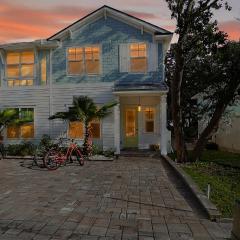 Modern Beach Townhome, One Block to the Sand
