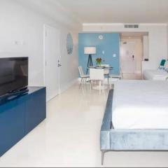 Family-Friendly Luxury Adjoining Suites Ocean View