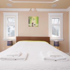 Deluxe Room with Private Washroom in Luxury Homestay