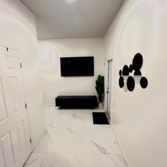 Elegant 1-Bedroom Retreat