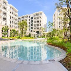 Title Legendary 1BR Courtyard & Pool View G402