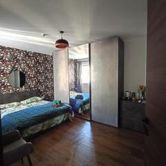 Airport Accommodation Bedroom with your own private Bathroom Self Check In and Self Check Out Air-condition Included