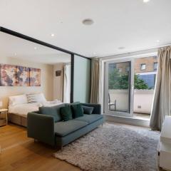 One bedroom apartment with balcony and concierge , station and shops 2min walk