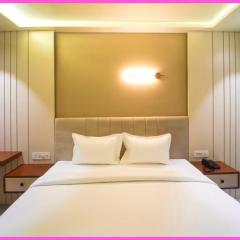 Rooftop Sea View & BALCONY ROOMS RR In Near JNear Jagannath Temple - Golden Beach- Swargadwar Beach - Bengali Market - Free Wi-fi and parking- Fully Air Conditioning Rooms - Best Hotel