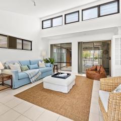 Bay Bliss - Fireplace - 3 Mins Walk to Beach