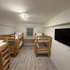 Large Apartment near U1 Rennbahnweg