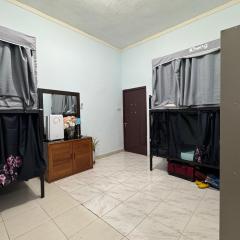 Bed space for Budget Backpacker - No Parking