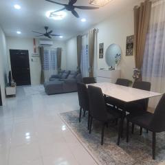 REZEKI MUEZZA 3BR2B Cozy Homestay
