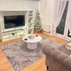 Cosy two bed apartment, Shirley