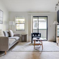 Blueground Overlake pool nr Marymoor Park SEA-968