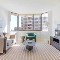 Blueground Manhattan indoor pool nr Empire State NYC-2191