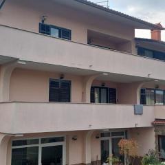 apartma Kiana