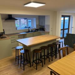 New 4 Bed House Sleeps up to 8 People