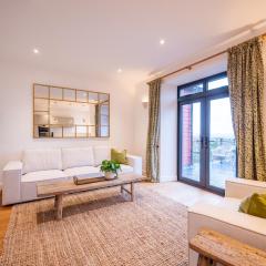 Dartmouth Apartment, Light, Modern and Relaxing