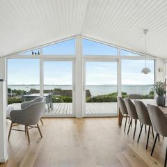 Newly Renovated Holiday Home With Aarhus Bay Views