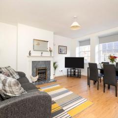 Edinburgh Central 2-Bedroom Old Town Apartment on Royal Mile