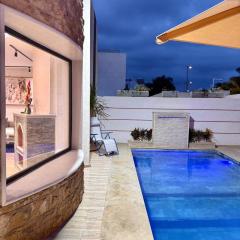 Villa 1 prestige with Pool & Private Guests Suites